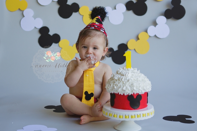 cake smash birthday portraits mickey mouse