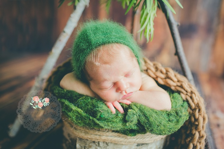 newborn portraits Boca Raton teepee