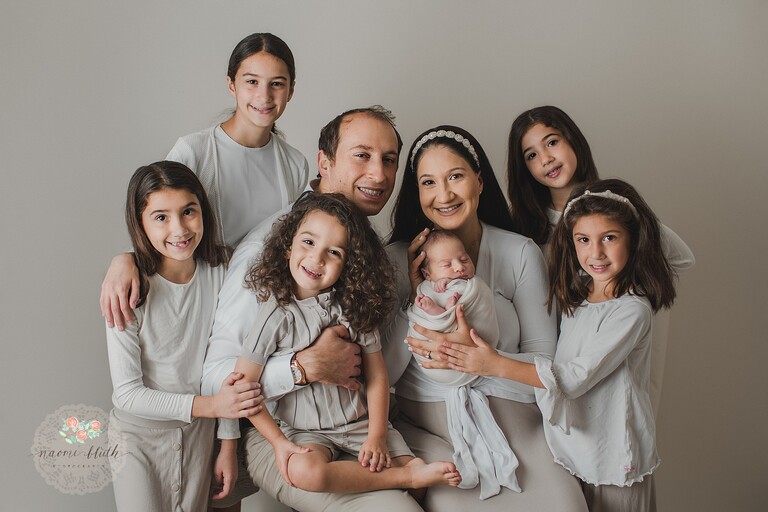 newborn shoot with siblings