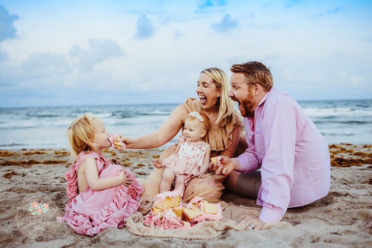 cake smash on the beach